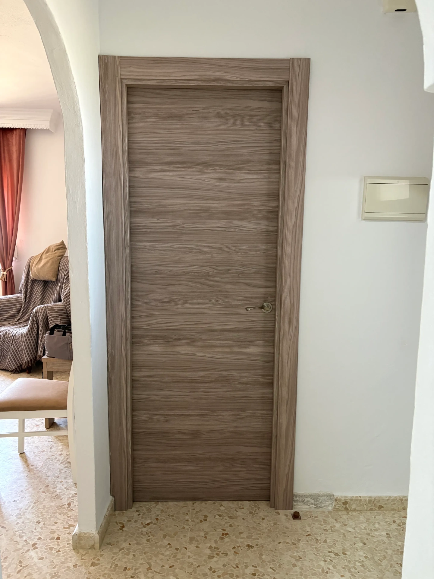Puerta de paso · acabado gris